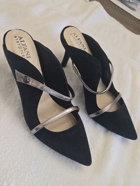 NWOT Alfani Step-N-Flex Jaaiil Suede Heels